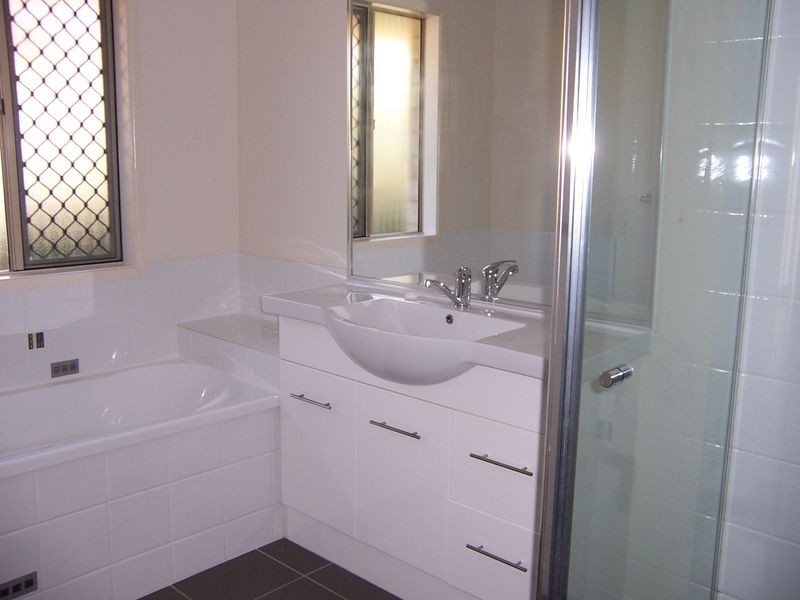8 Fairway Drv, Gympie QLD 4570
