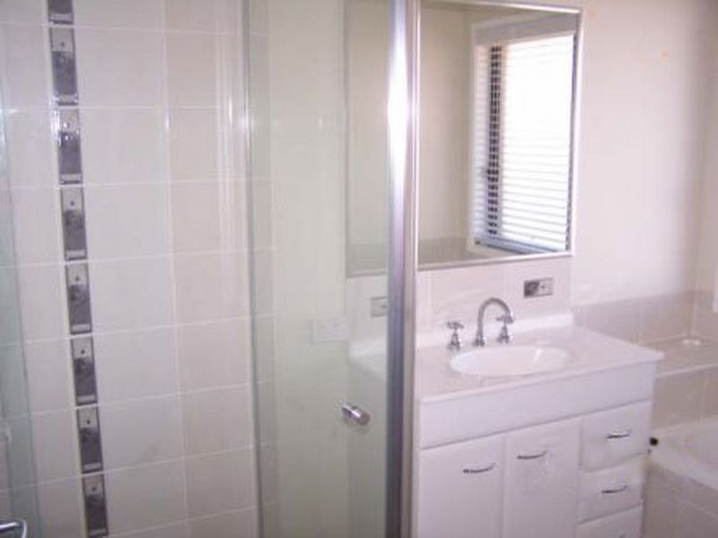 4 Directors Circuit, Jones Hill QLD 4570