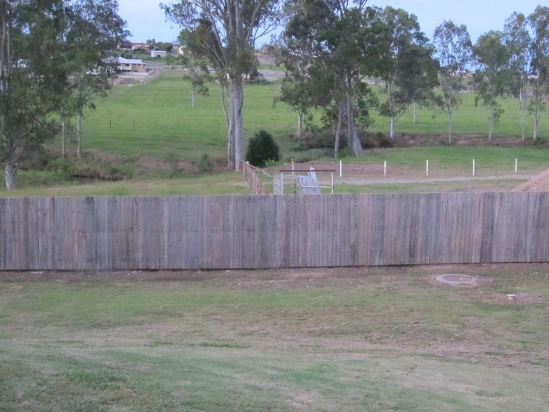 9 Chairmans Close, Jones Hill QLD 4570