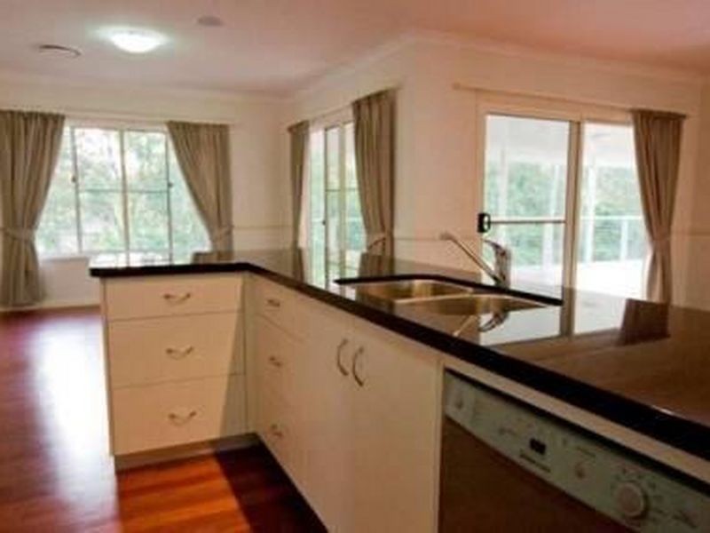 11 Topaz Court, Southside QLD 4570