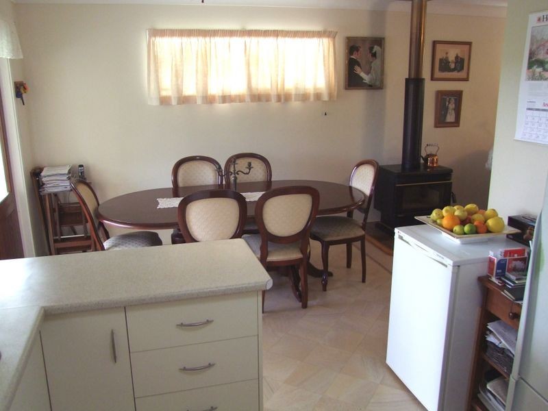 24 Old Wolvi Rd, Victory Heights QLD 4570