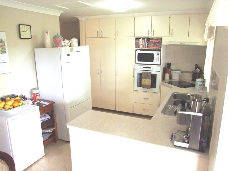 24 Old Wolvi Rd, Victory Heights QLD 4570