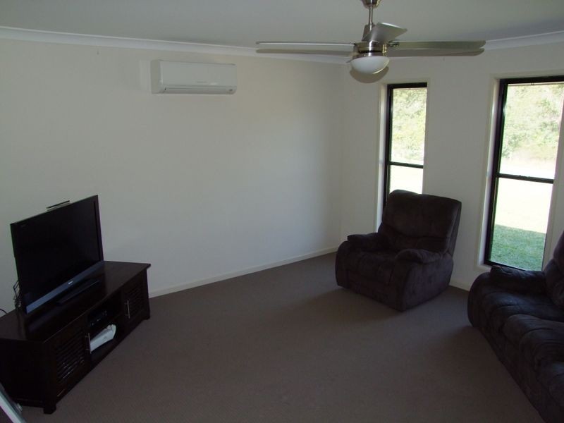 3 Duffy Court, Southside QLD 4570