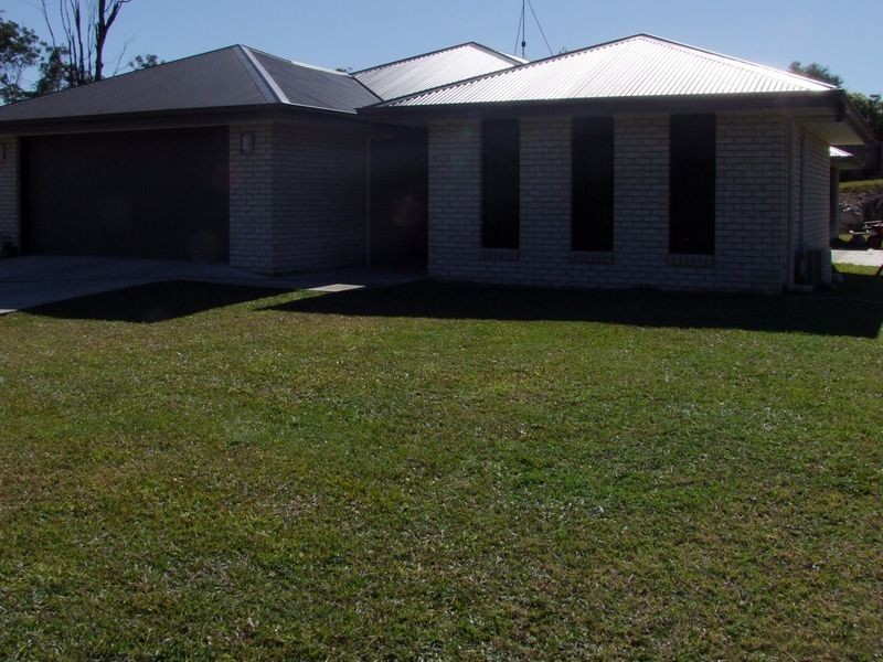 3 Duffy Court, Southside QLD 4570
