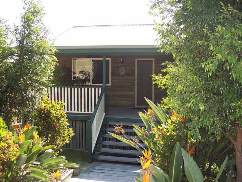 8 Walsh Crt, Monkland QLD 4570