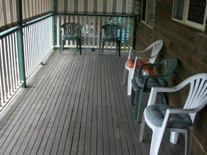 8 Walsh Crt, Monkland QLD 4570