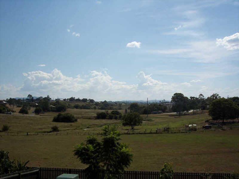 8 Walsh Crt, Monkland QLD 4570