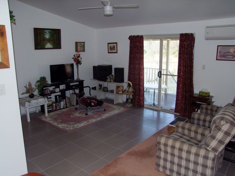 4 Allen Place, Curra QLD 4570