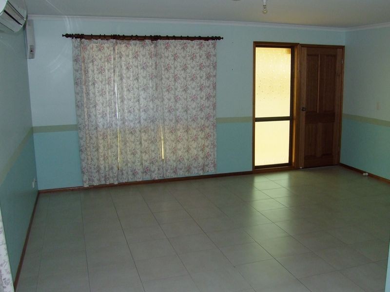 5 Stephenson Place, Monkland QLD 4570