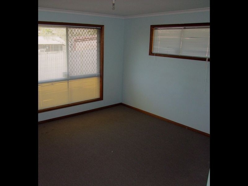 5 Stephenson Place, Monkland QLD 4570