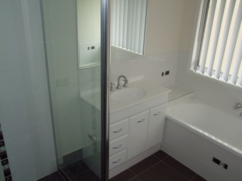 4 Lapis Court, Southside QLD 4570