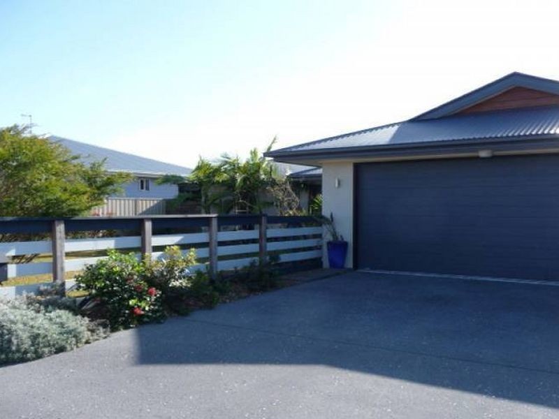 21 Kanimbla Ave, Cooloola Cove QLD 4580