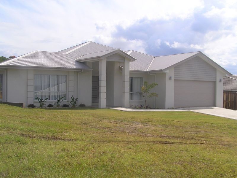 4 Diamond Ct, Southside QLD 4570