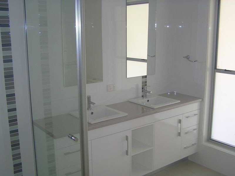4 Diamond Ct, Southside QLD 4570