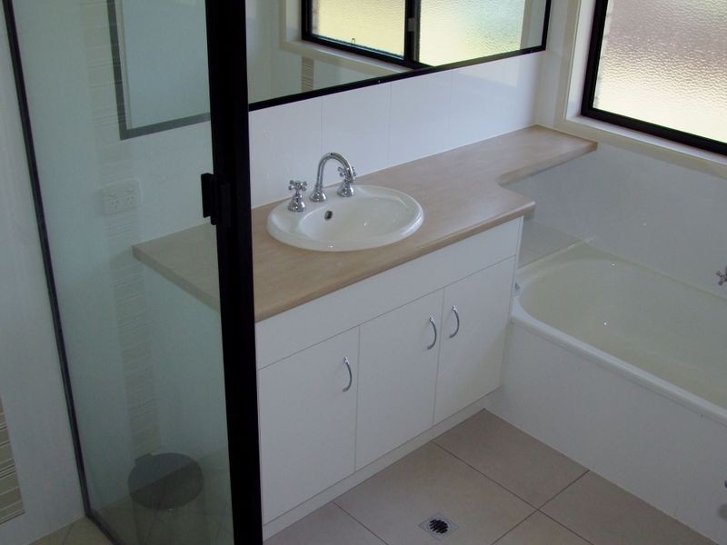 3 Duffy Court, Southside QLD 4570