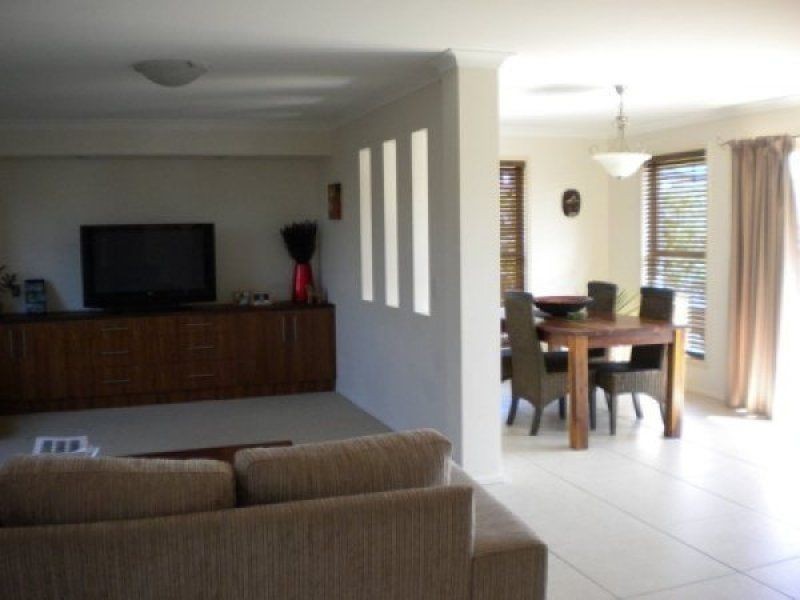 24 Kanimbla Ave, Cooloola Cove QLD 4580