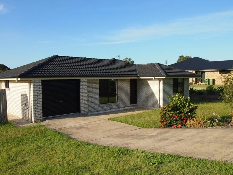 3 David Court, Southside QLD 4570