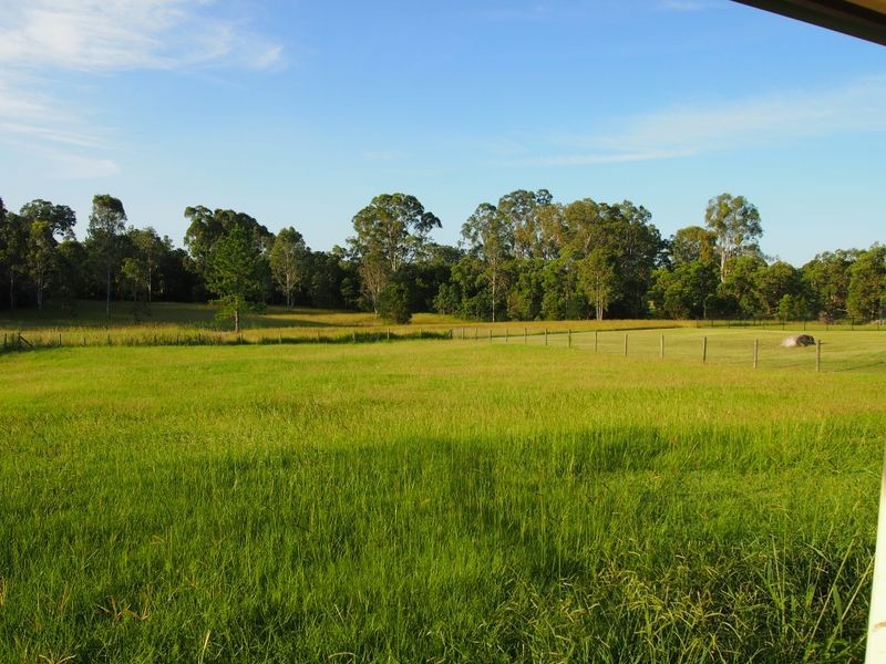 3 David Court, Southside QLD 4570