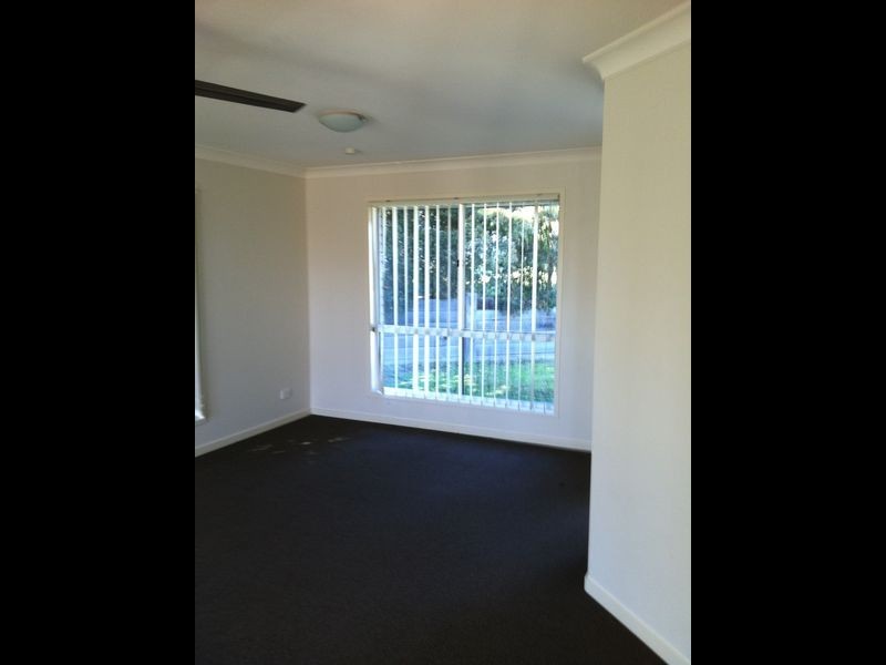 23 Premier Ave, Jones Hill QLD 4570