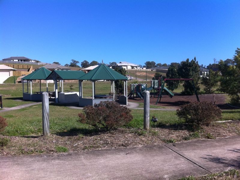23 Premier Ave, Jones Hill QLD 4570