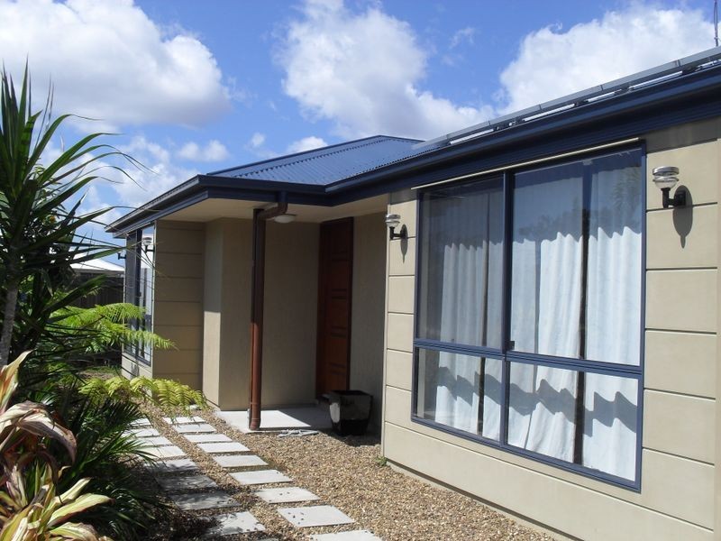 8 Creekside Esplanade, Cooloola Cove QLD 4580