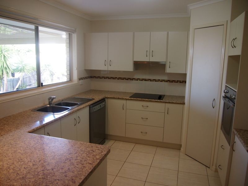 8 Killarney Court, Southside QLD 4570