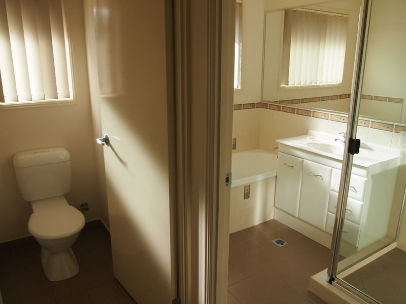 8 Killarney Court, Southside QLD 4570