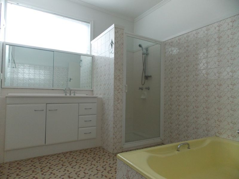 8 Beresford Crescent, Gympie QLD 4570