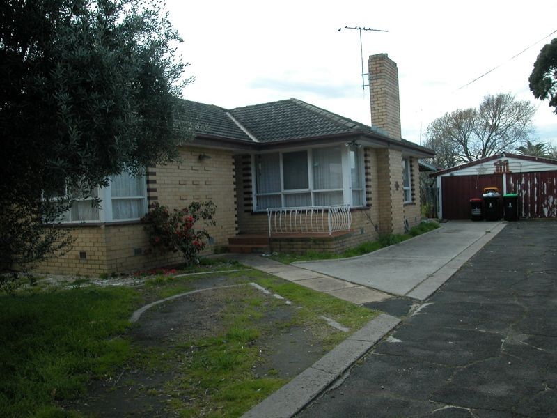 11 Rosebank Avenue, Clayton South VIC 3169