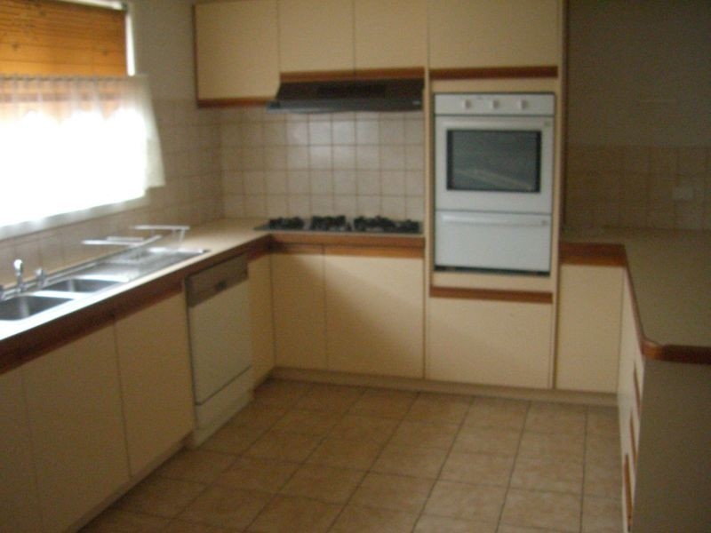 4 Dealing Drive, Oakleigh South VIC 3167