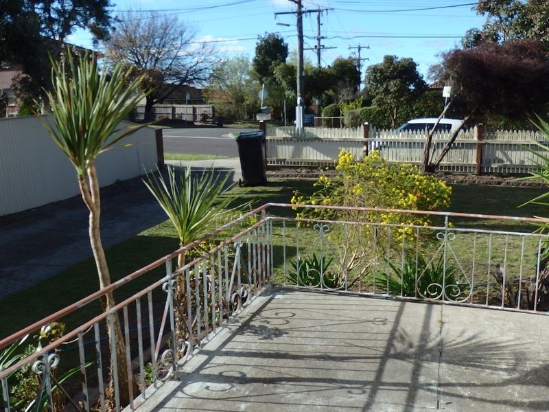 30 Browns Road, Clayton VIC 3168