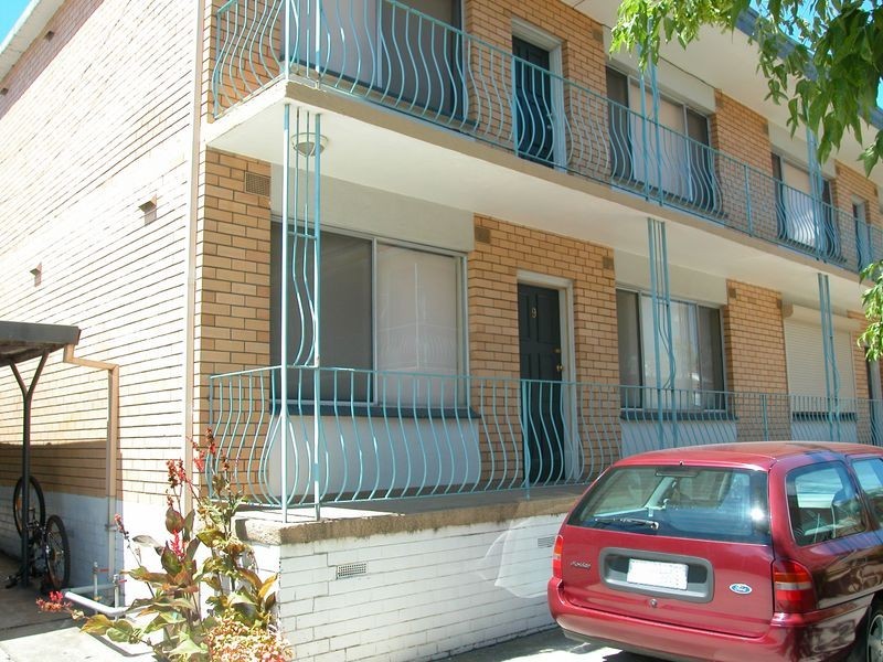4/1927 Dandenong Road, Clayton VIC 3168
