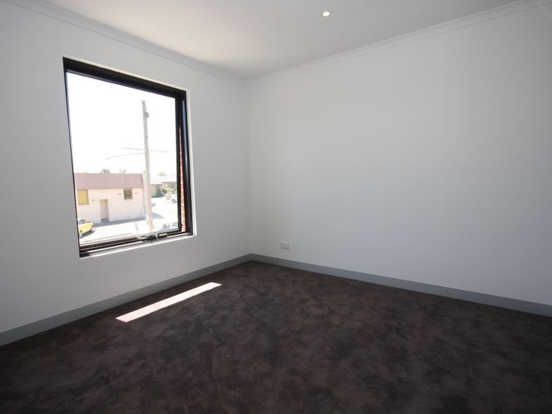 11/28 Burton Avenue, Clayton VIC 3168