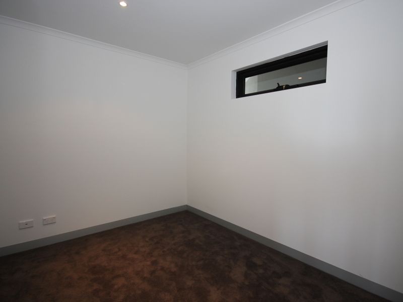 11/28 Burton Avenue, Clayton VIC 3168