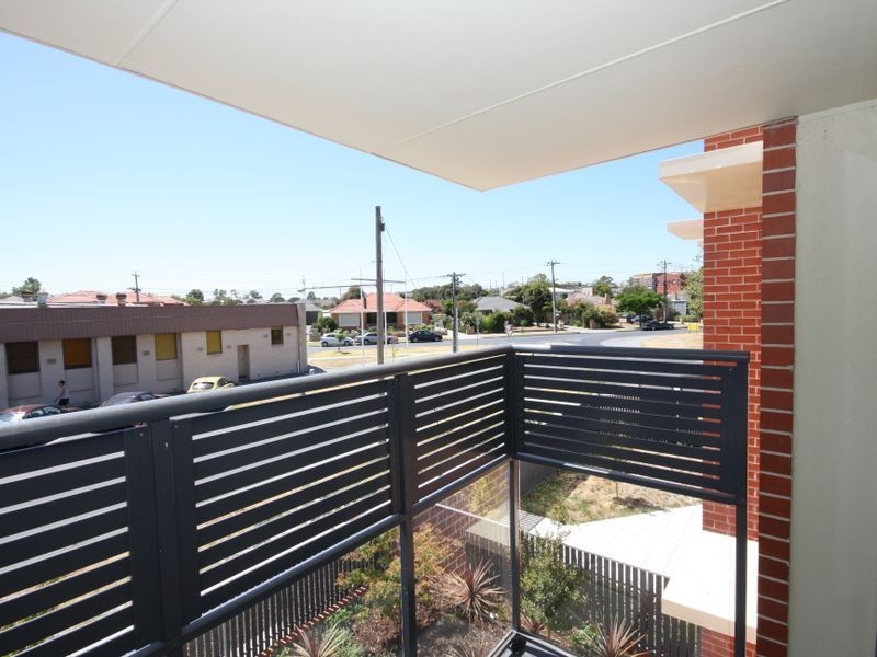 11/28 Burton Avenue, Clayton VIC 3168