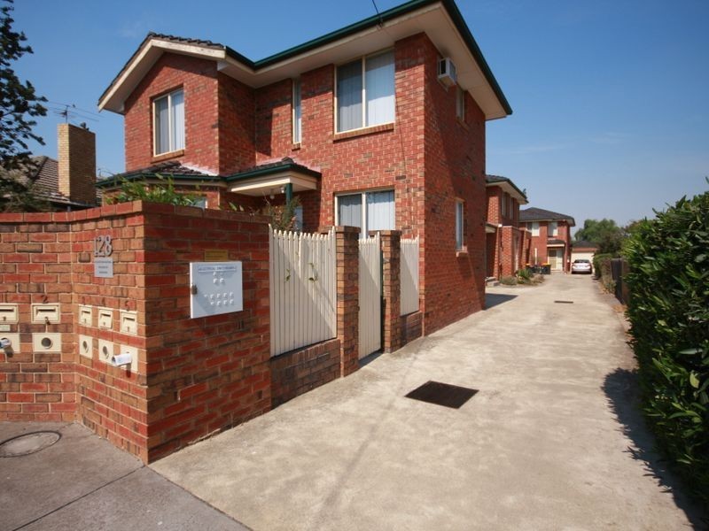 4/128 Kanooka Grove, Clayton VIC 3168