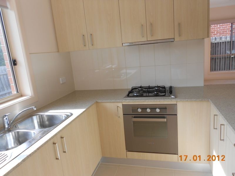 2/43 Madeleine Road, Clayton VIC 3168