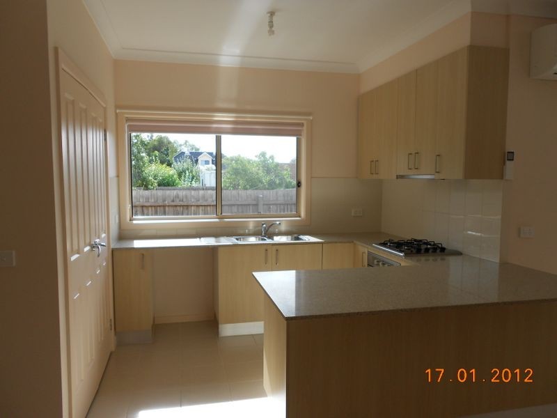 2/43 Madeleine Road, Clayton VIC 3168