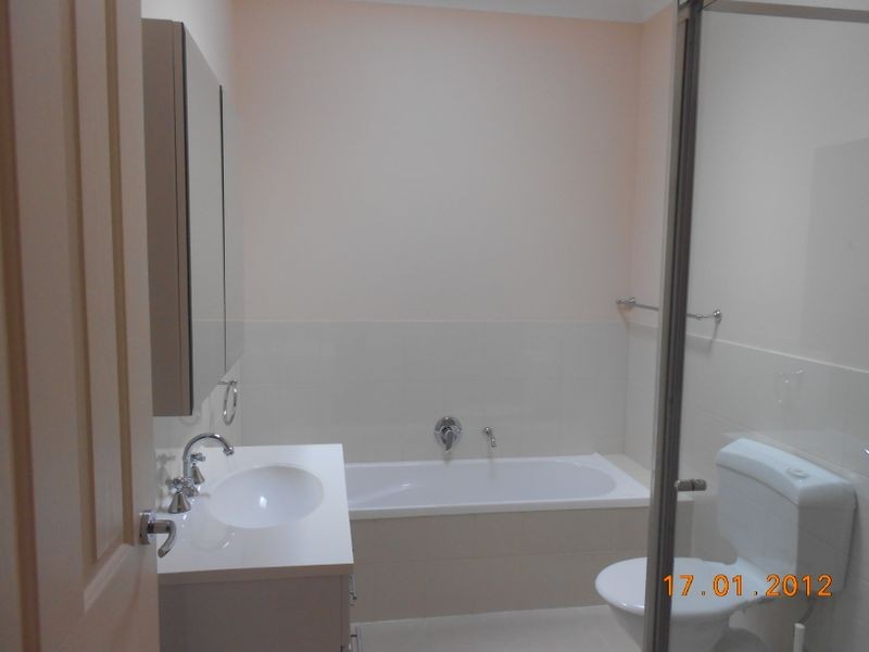 2/43 Madeleine Road, Clayton VIC 3168