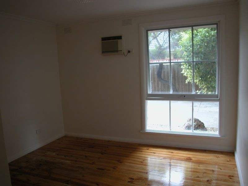 1/13 Burns Avenue, Clayton South VIC 3169