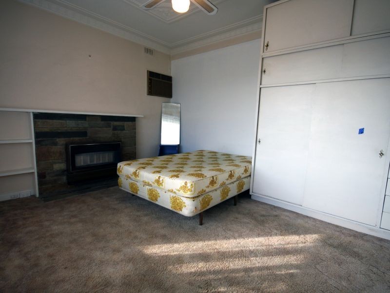 18 Colin Road, Clayton VIC 3168