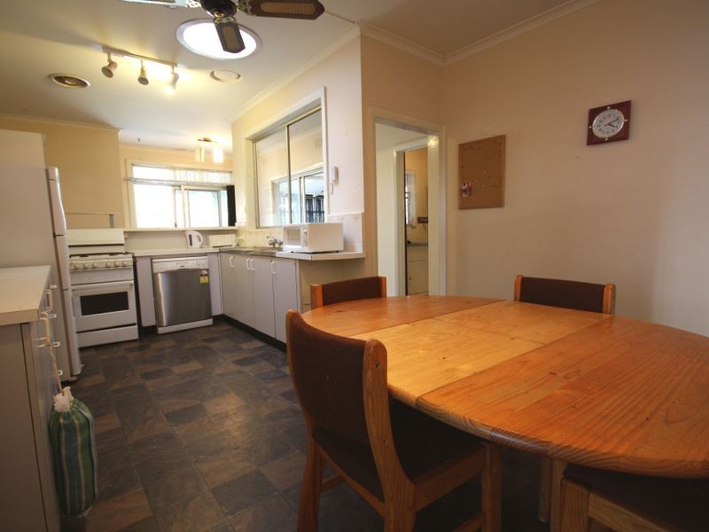 18 Colin Road, Clayton VIC 3168
