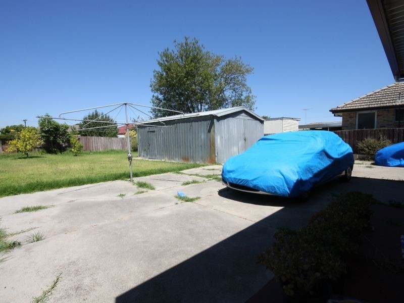 4 Milton Avenue, Clayton South VIC 3169