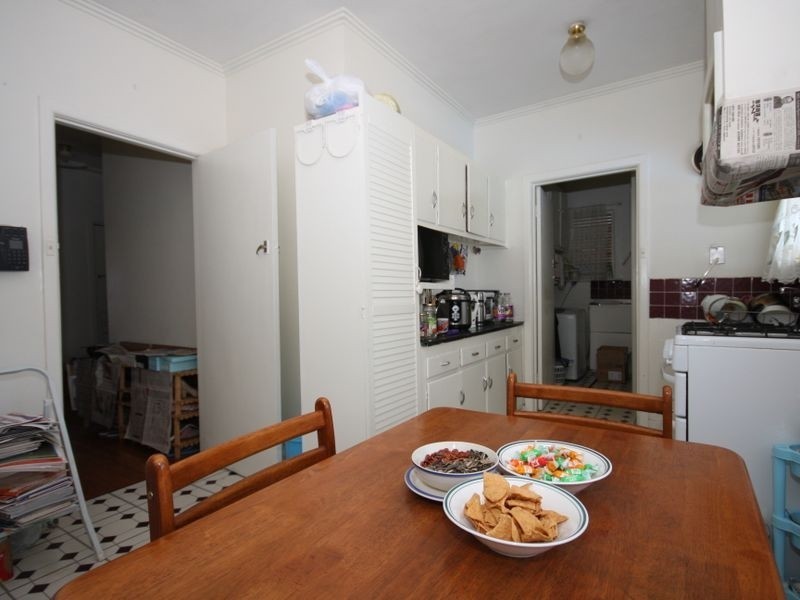 4 Milton Avenue, Clayton South VIC 3169