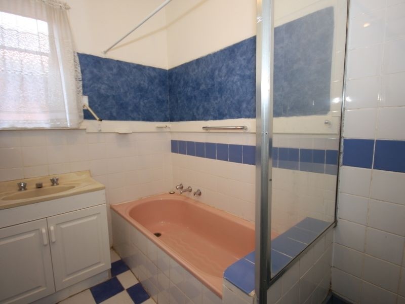 4 Milton Avenue, Clayton South VIC 3169