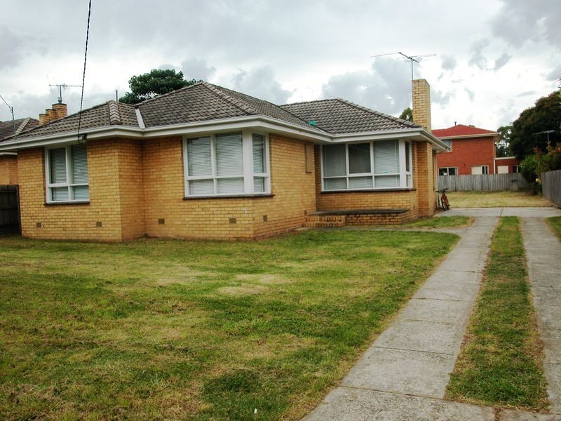 33 Morton Street, Clayton VIC 3168