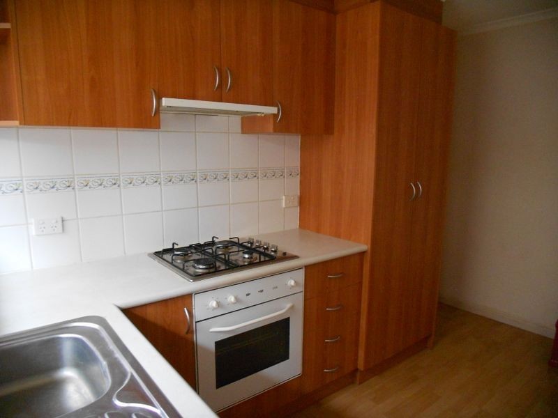 2/6 Dobson Avenue, Oakleigh East VIC 3166