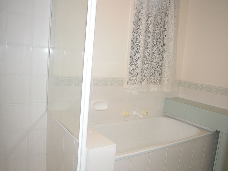 1/8 Hilltop Avenue, Clayton VIC 3168