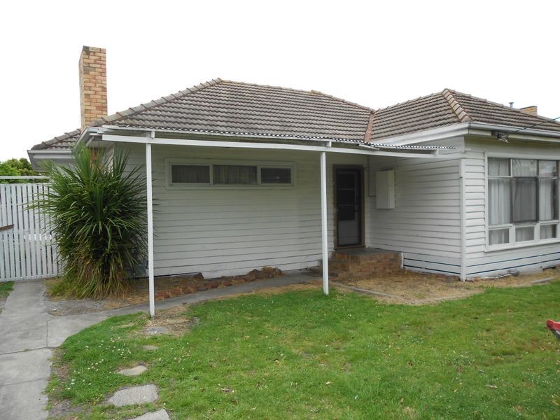 8 Thomas Street, Clayton VIC 3168