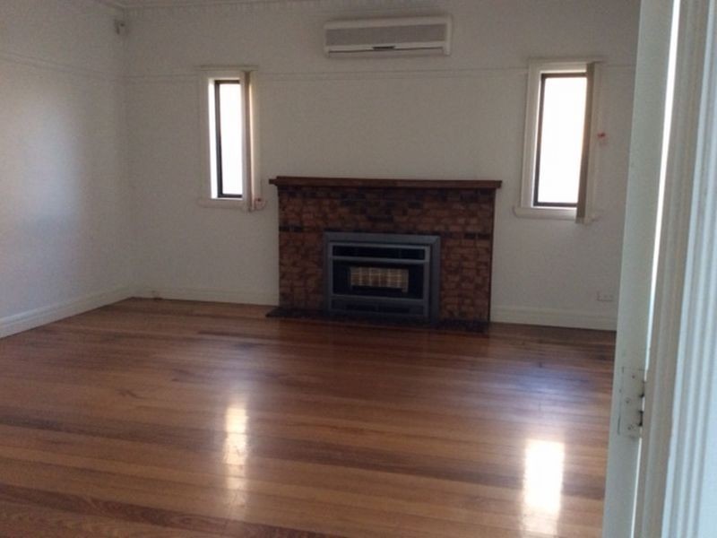 1/1925 Dandenong Road, Clayton VIC 3168